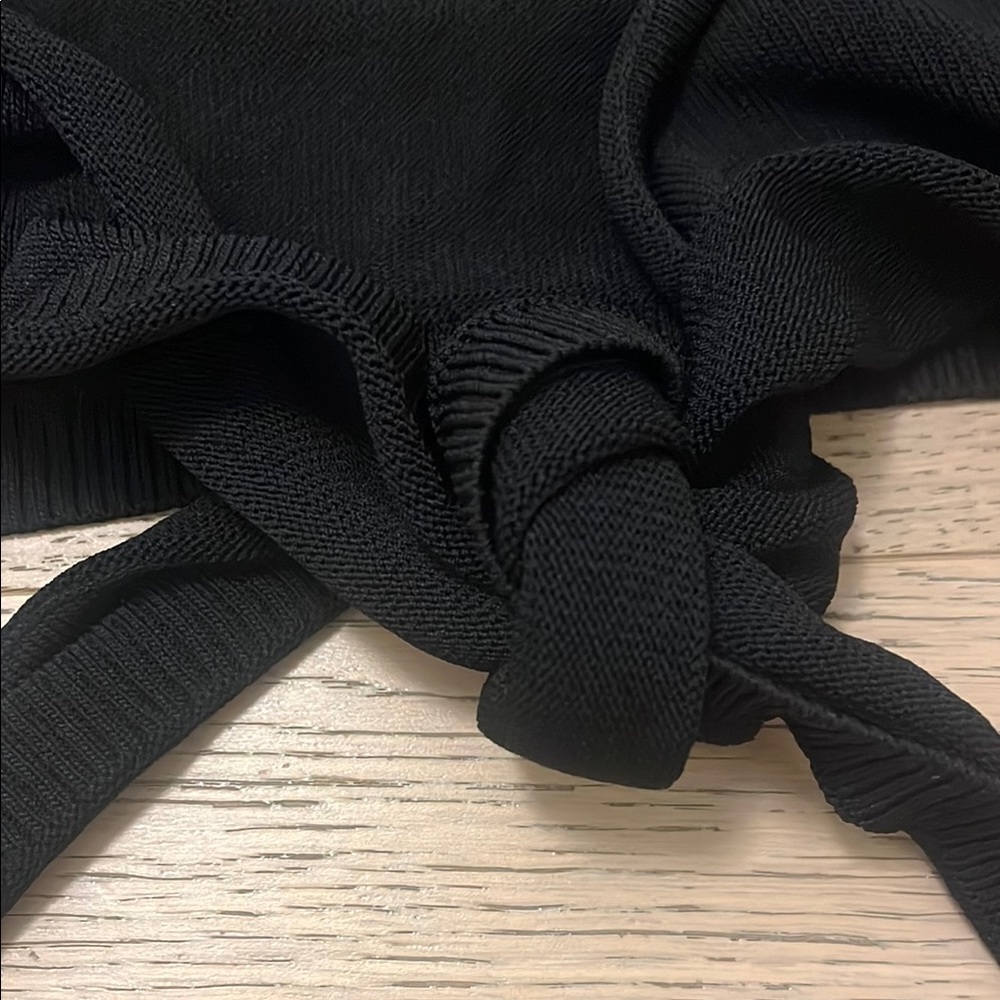 Wilfred Black cropped halter, tie back - Picture 8 of 14